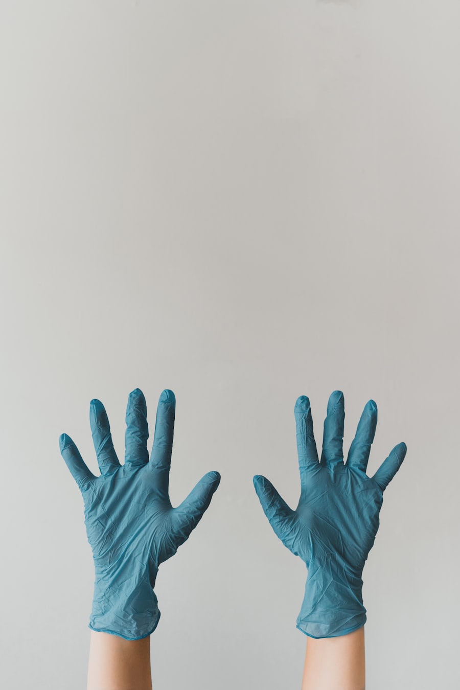 Disposable protective gloves